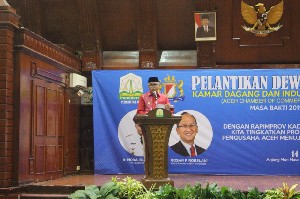 Lantik Kadin Aceh, Plt Gubernur: Kalau Rakyat Belum Makmur Juga, Ketua Kita Ganti
